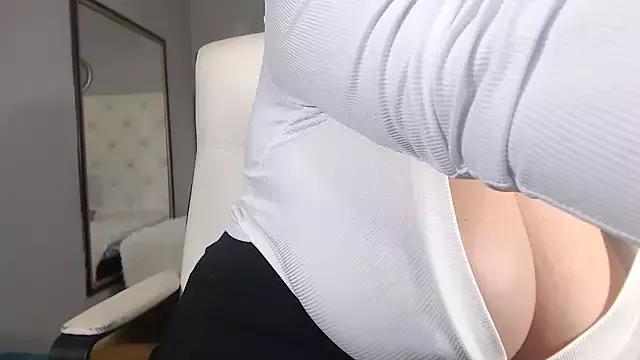 ClaraJoyX from StripChat is Freechat
