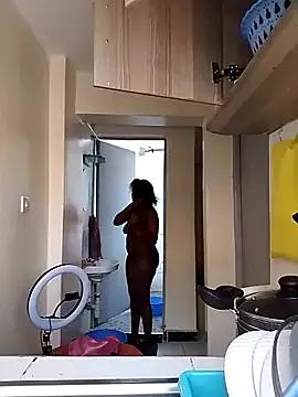 Coco_squirter from StripChat is Freechat