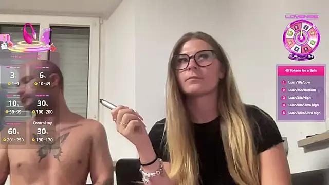 coupleonX2024 from StripChat is Freechat