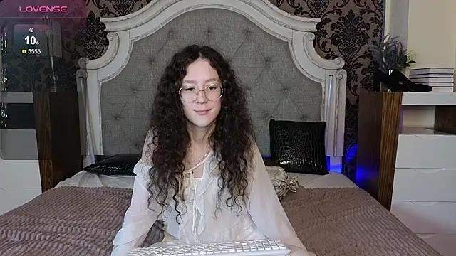 crazy_curly from StripChat is Freechat