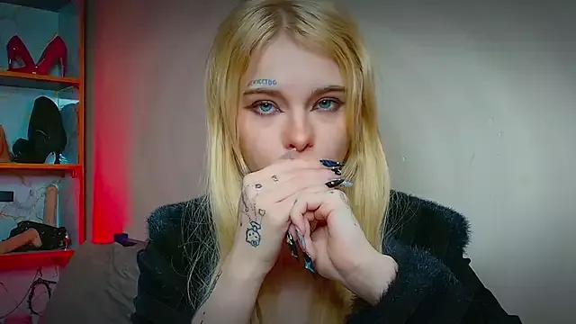Creatrix_Lola from StripChat is Freechat