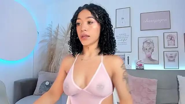 Crystal_Dluna from StripChat is Freechat