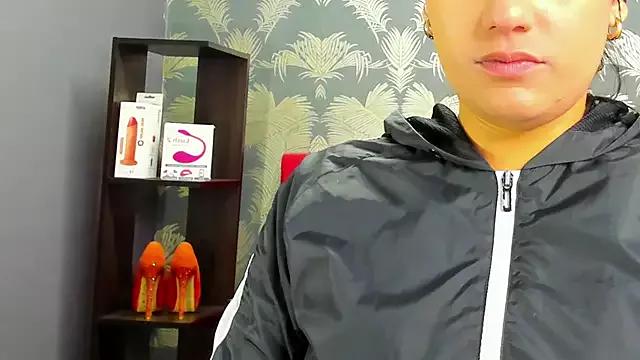 Cumming_Tiffani from StripChat is Freechat