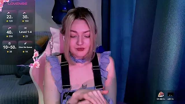 cutepie33 from StripChat is Freechat