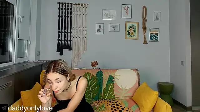 daddyonlyloveme from StripChat is Freechat