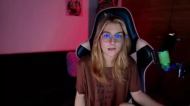 Dakotaa_ from StripChat is Freechat