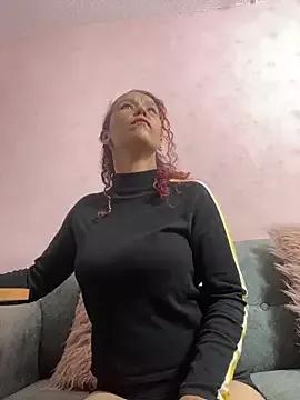 DakotaaMilff from StripChat is Freechat