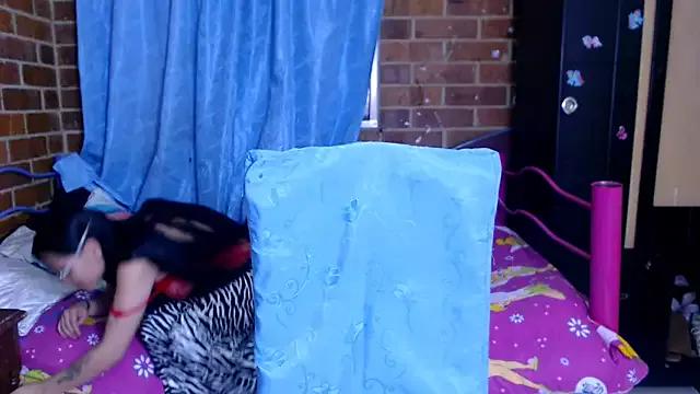 danaiisabella from StripChat is Freechat