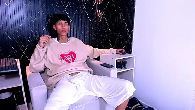 Daniel_delux_ from StripChat is Freechat