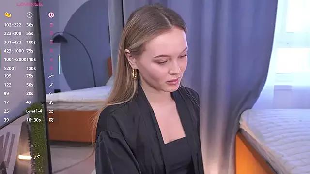 DarelleBute from StripChat is Freechat