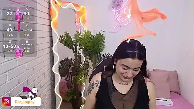 Darling_tay from StripChat is Freechat