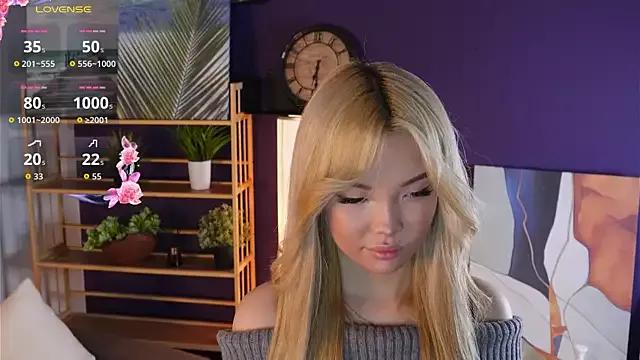 DeliciaKingdom from StripChat is Freechat