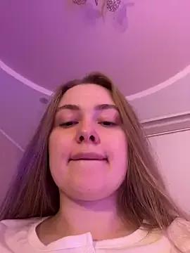 DeniMilkyyyyy from StripChat is Freechat