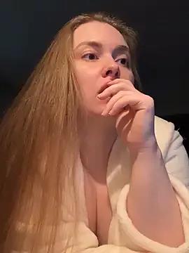 DeniMilkyyyyy from StripChat is Freechat