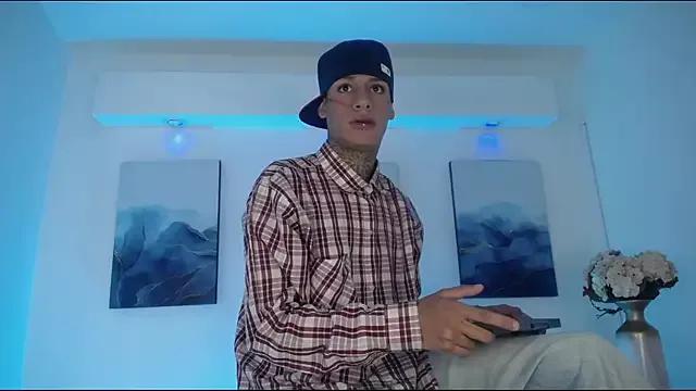 DereckStorm from StripChat is Freechat