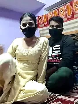 Desi_muslimcouple from StripChat is Freechat