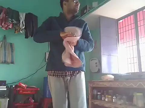 Desiboi4u from StripChat is Freechat