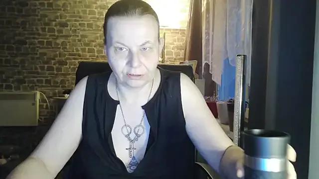 Diamond_Bite from StripChat is Freechat