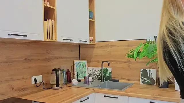 Diana_Bennett from StripChat is Freechat