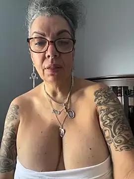 Photos of dieseldame1313 from StripChat is Freechat