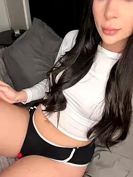 dinexzsummer from StripChat is Freechat
