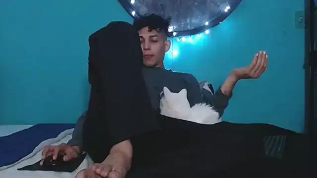 Dirtymatthew from StripChat is Freechat