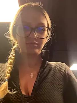 DivineDesireDuo from StripChat is Freechat