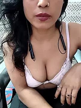 Photos of Divya_Bharti from StripChat is Freechat