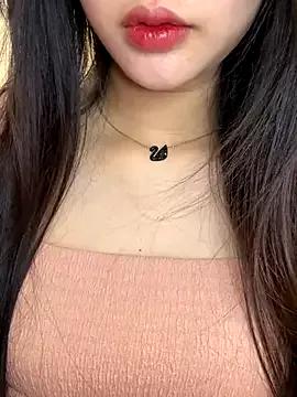 Dolly282 from StripChat is Freechat