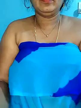 Dollybell from StripChat is Freechat
