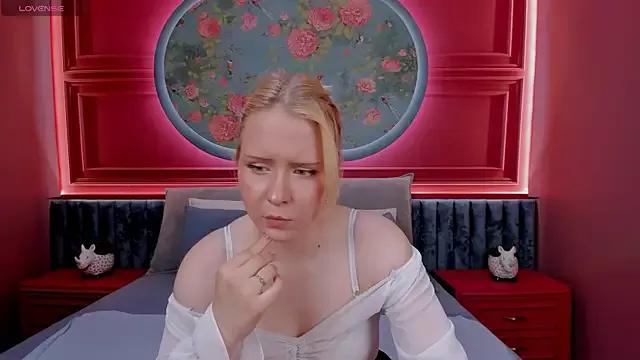 DollyMoris from StripChat is Freechat