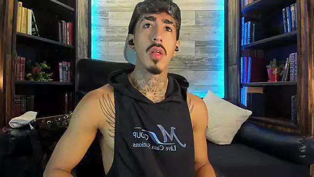 Donovan_Desmond from StripChat is Freechat