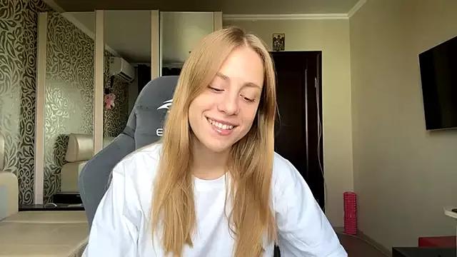 DreamyOlivia from StripChat is Freechat