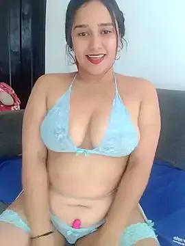 dulcewitch from StripChat is Freechat
