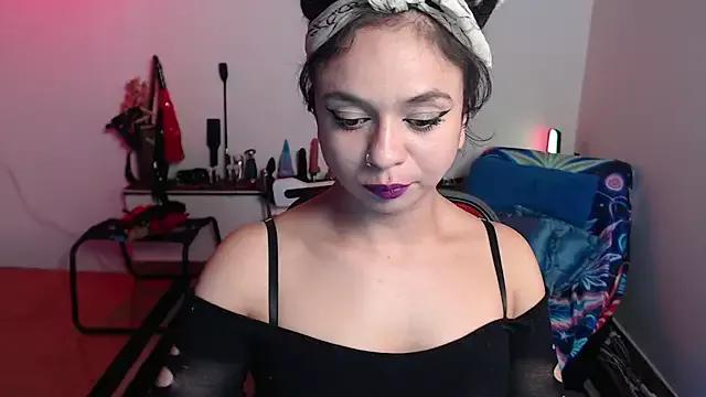 elapetitie from StripChat is Freechat