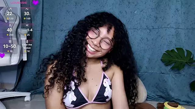 Elektra_williams from StripChat is Freechat