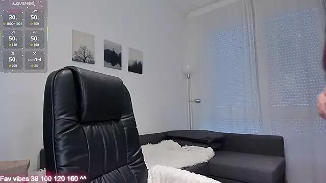 elimeowy from StripChat is Freechat