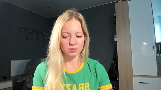 elisa__ from StripChat is Freechat