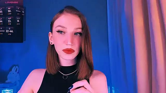 ellaamber from StripChat is Freechat