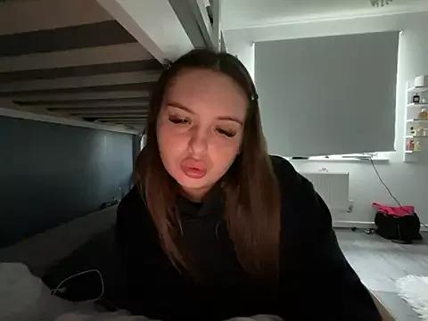 EllaStarrxxx from StripChat is Freechat
