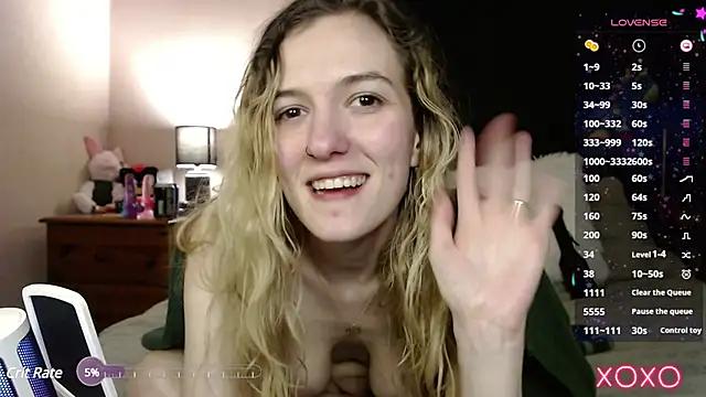EllieeRose from StripChat