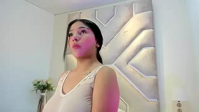 Emiily_milk from StripChat is Freechat
