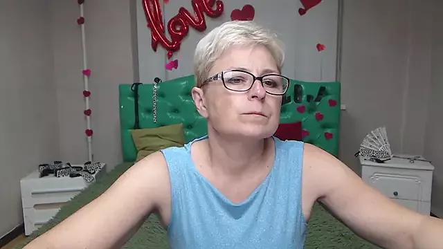 EmiliaGree from StripChat is Freechat