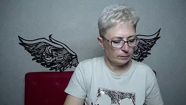 Photos of EmiliaGree from StripChat is Freechat