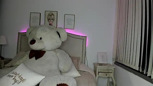 Try the thrill of flirt babes with our cam hosts, featuring unclothed wildness while getting naked and playing with their favored sex toys.