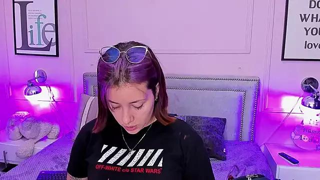 Emily_Millerr_ from StripChat is Freechat