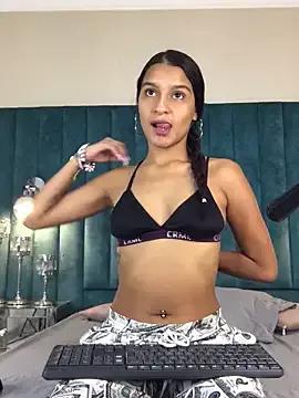 EmilyCristal from StripChat is Freechat
