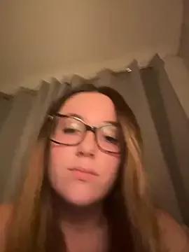 EmilyEast from StripChat is Freechat