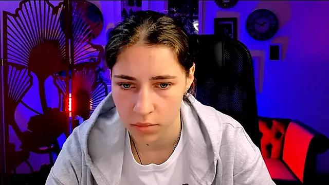EmilyJar from StripChat is Freechat