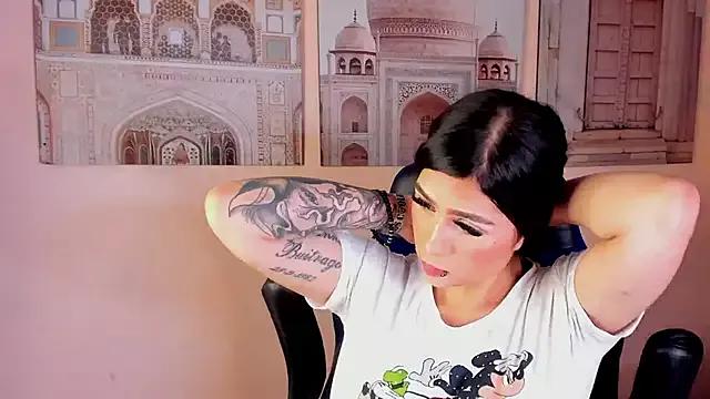 EmilyRuss from StripChat is Freechat